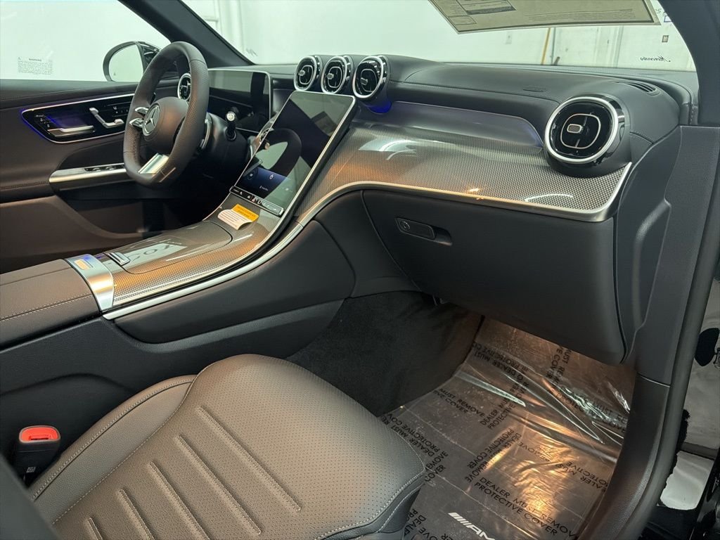 Used 2026 Black Mercedes-Benz GLC 300 image 28