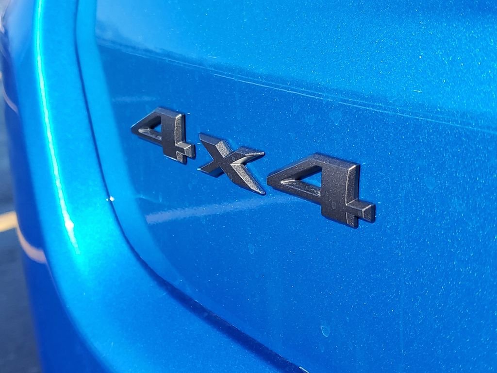New 2026 Hydro Blue Pearlcoat Jeep Latitude image 6