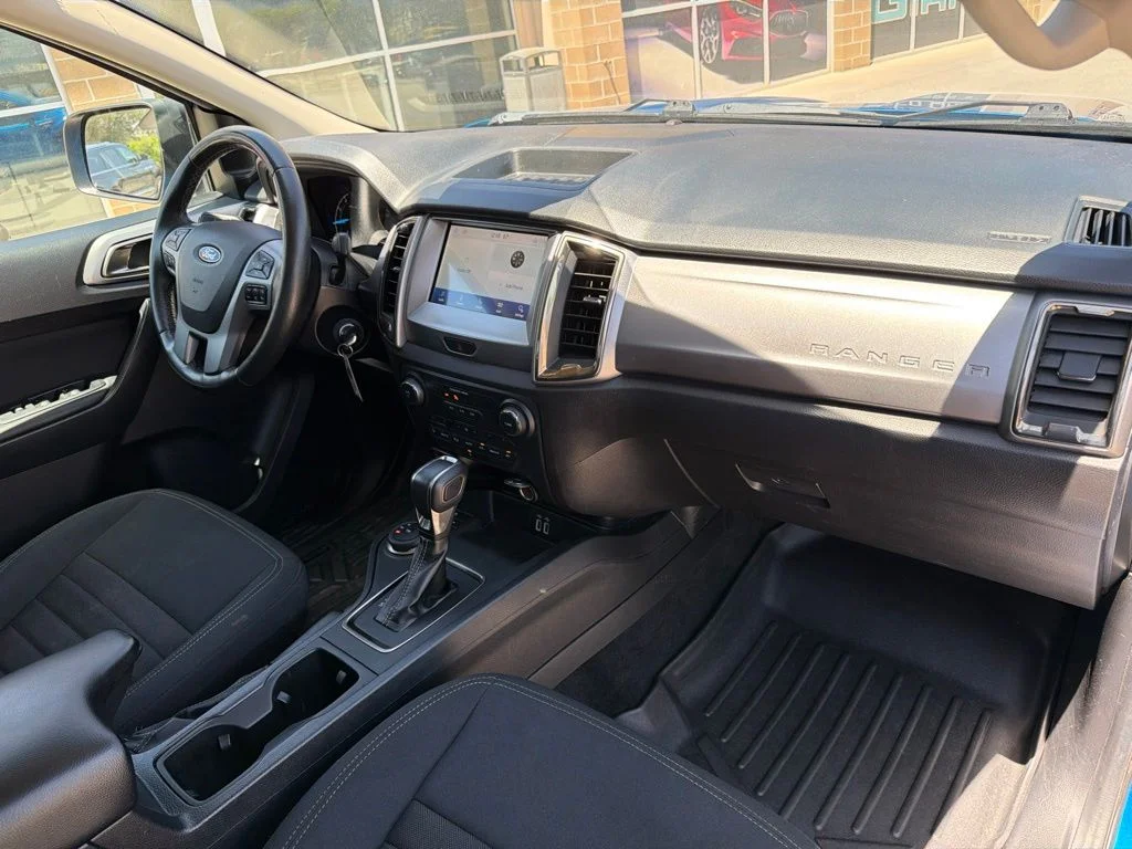Used 2021 Blue Ford XLT image 17