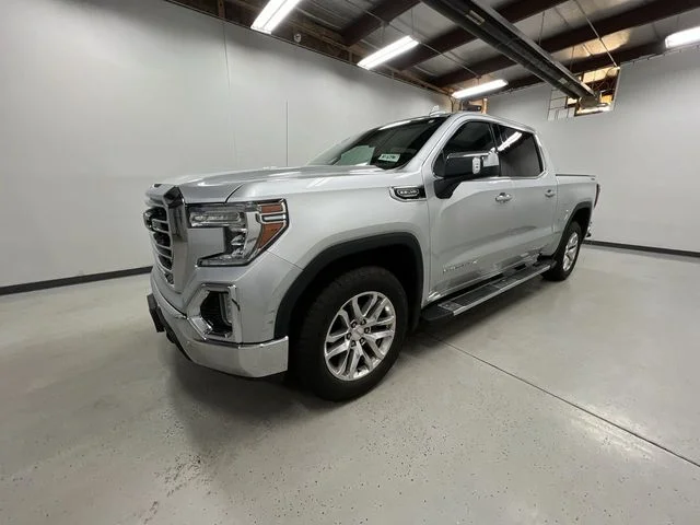 Used 2020 Silver GMC SLT image 4