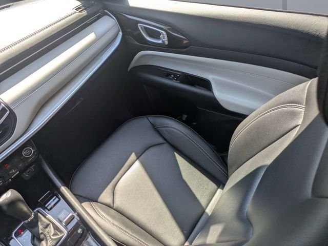 Used 2025 White Jeep Limited image 17
