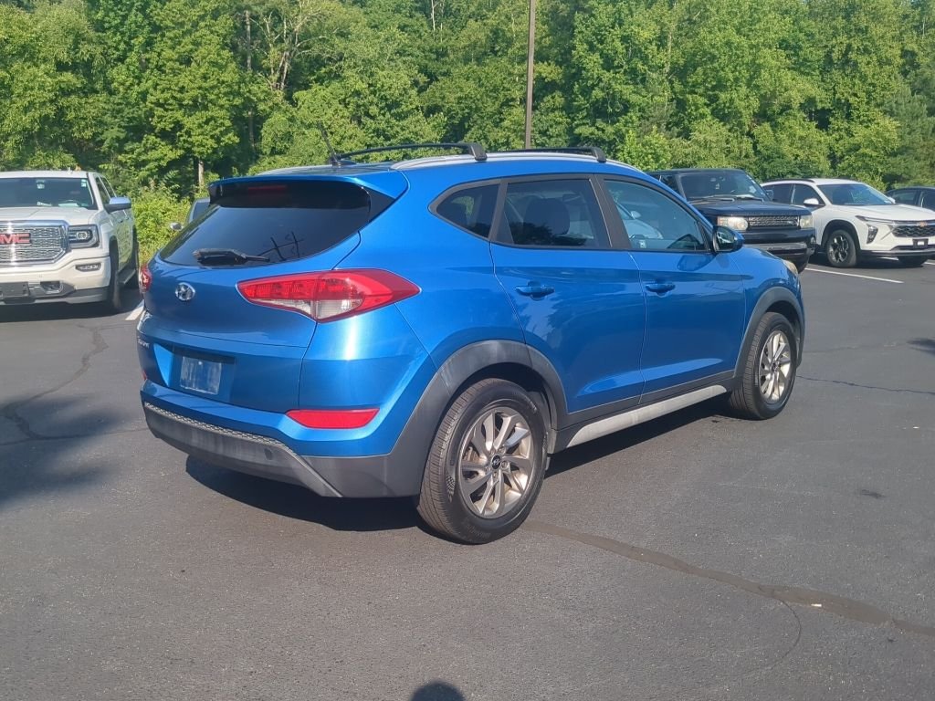 Used 2017 Blue Hyundai SE image 5