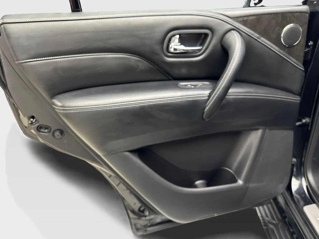 Used 2023 Black INFINITI LUXE image 37