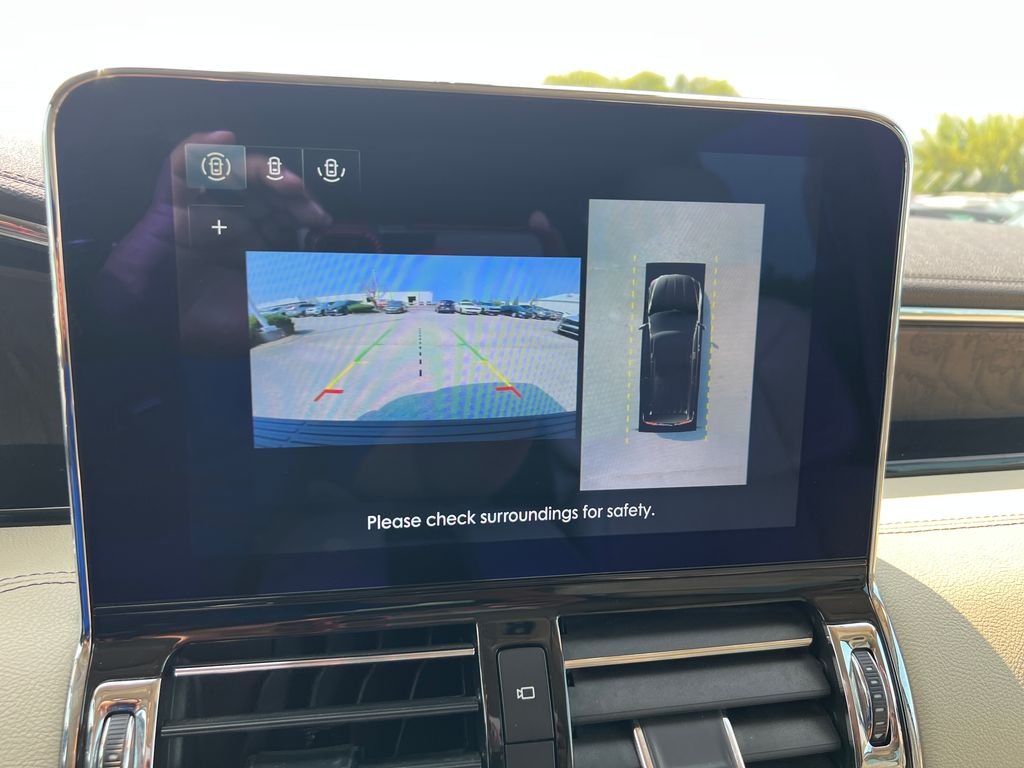 Used 2020 Black Lincoln Reserve image 23
