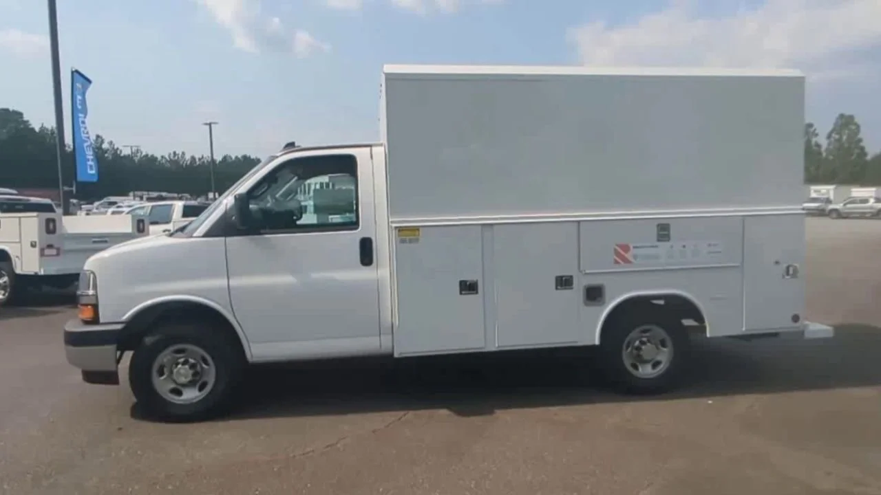 New 2025 Summit White GMC Work Truck image 5