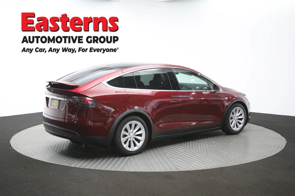 Used 2016 Red Tesla P90D image 39