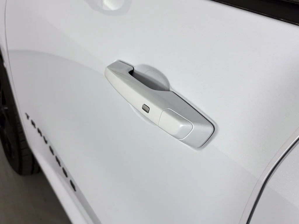 Certified Used 2026 Polar White Tricoat Chevrolet RS image 14