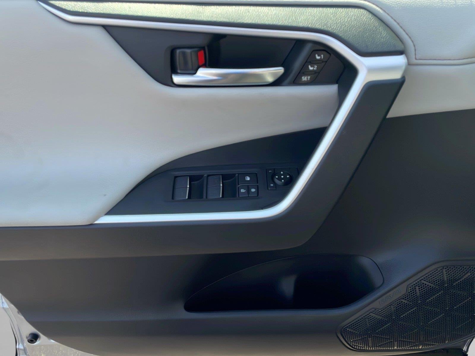 2023 Toyota RAV4 Limited - Photo 20