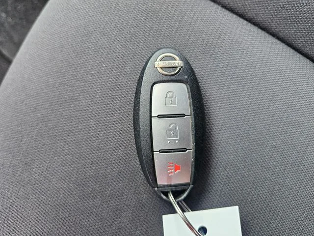 Used 2022 Gray Nissan SV image 28