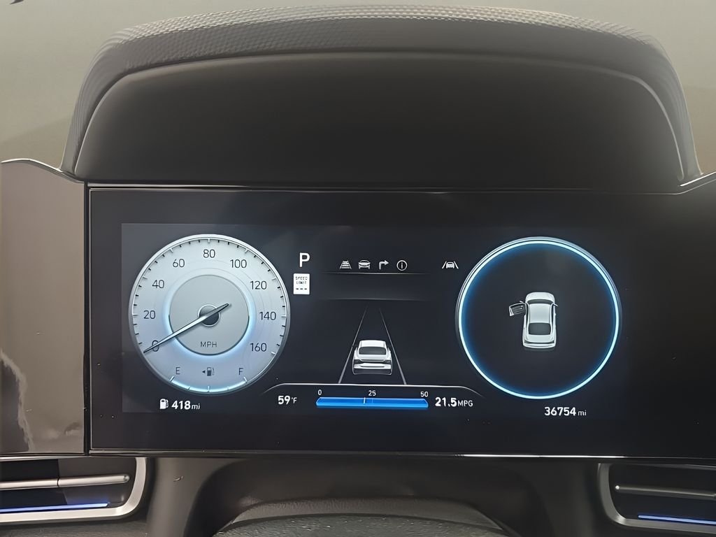 Used 2025 White Hyundai SEL Convenience image 29
