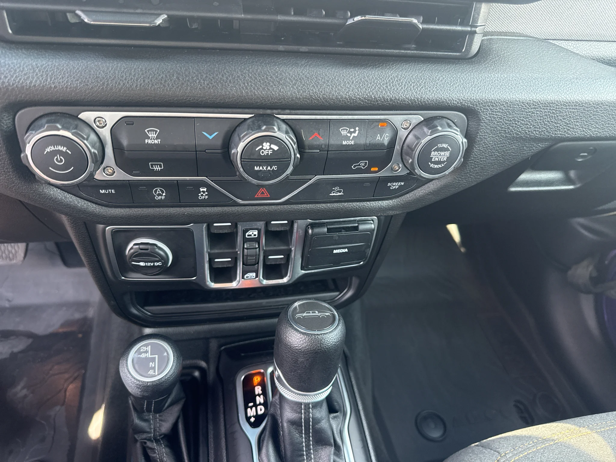 Used 2026 Reign Jeep Sport S image 18