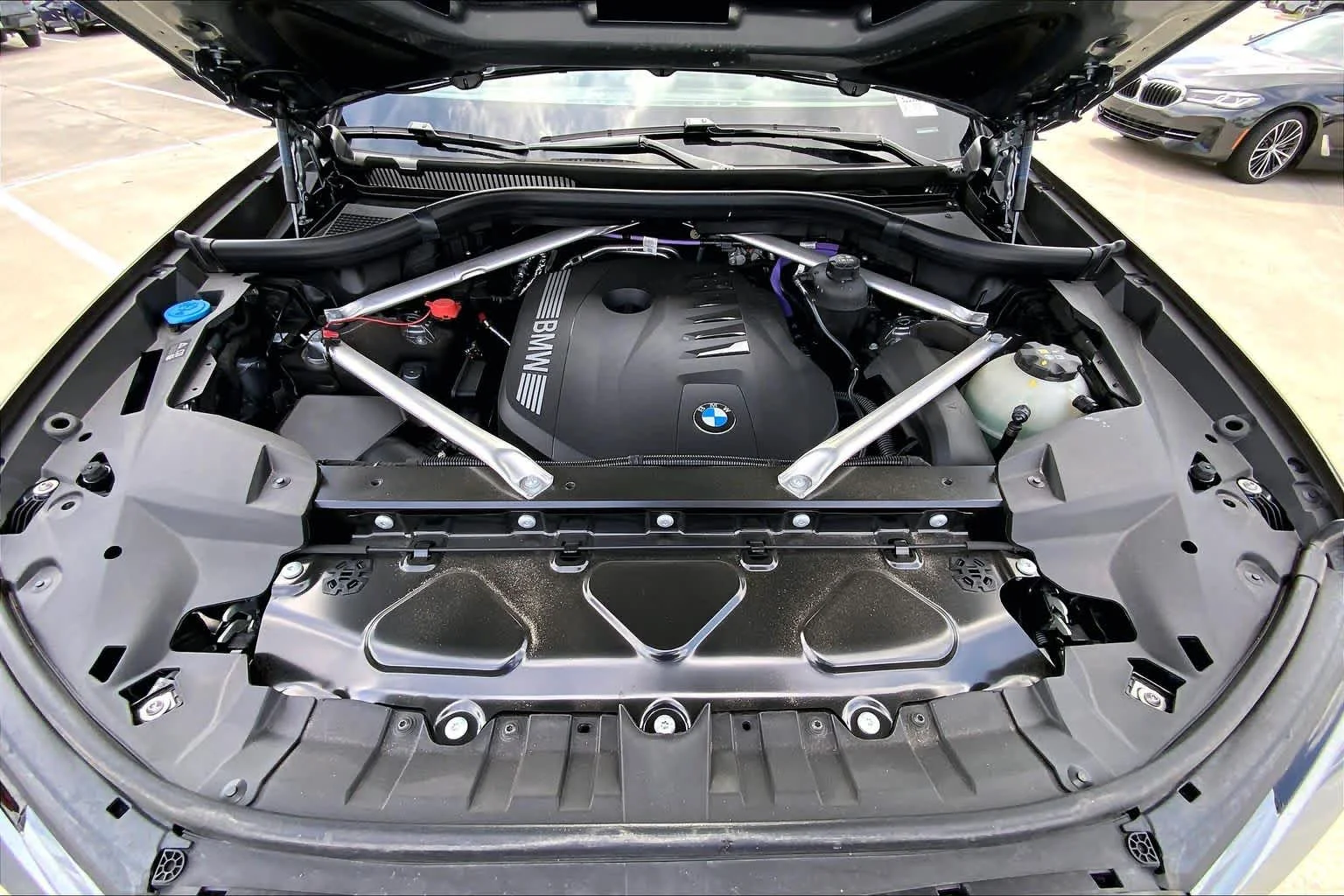 Used 2026 Skyscraper Grey Metallic BMW xDrive40i image 45