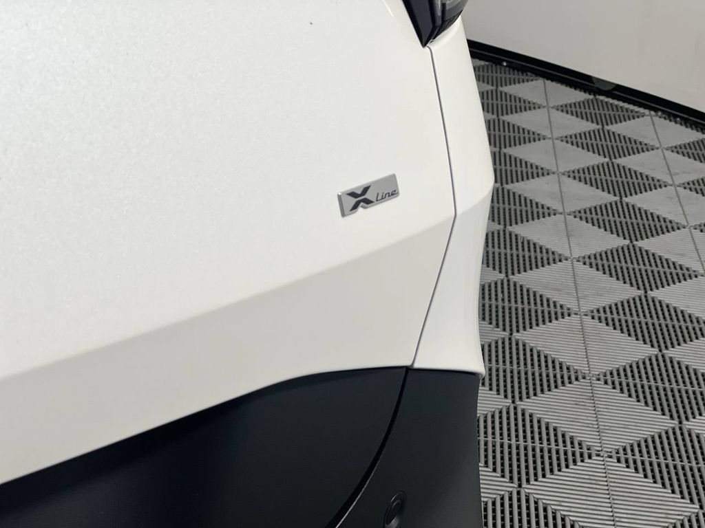 New 2026 Snow White Pearl Kia X-Line image 6