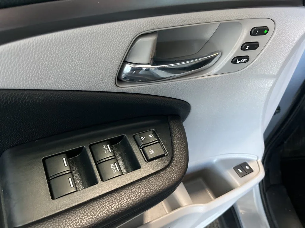 Used 2022 Gray Honda Special Edition image 5