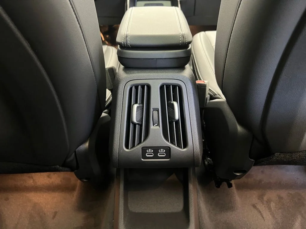 2025 BMW X1 28i - Photo 10