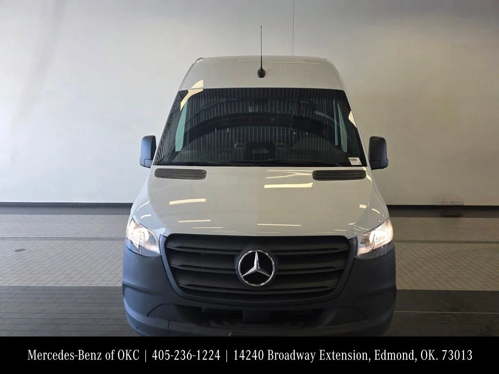 Used 2025 White Mercedes-Benz Cargo 144 WB image 2
