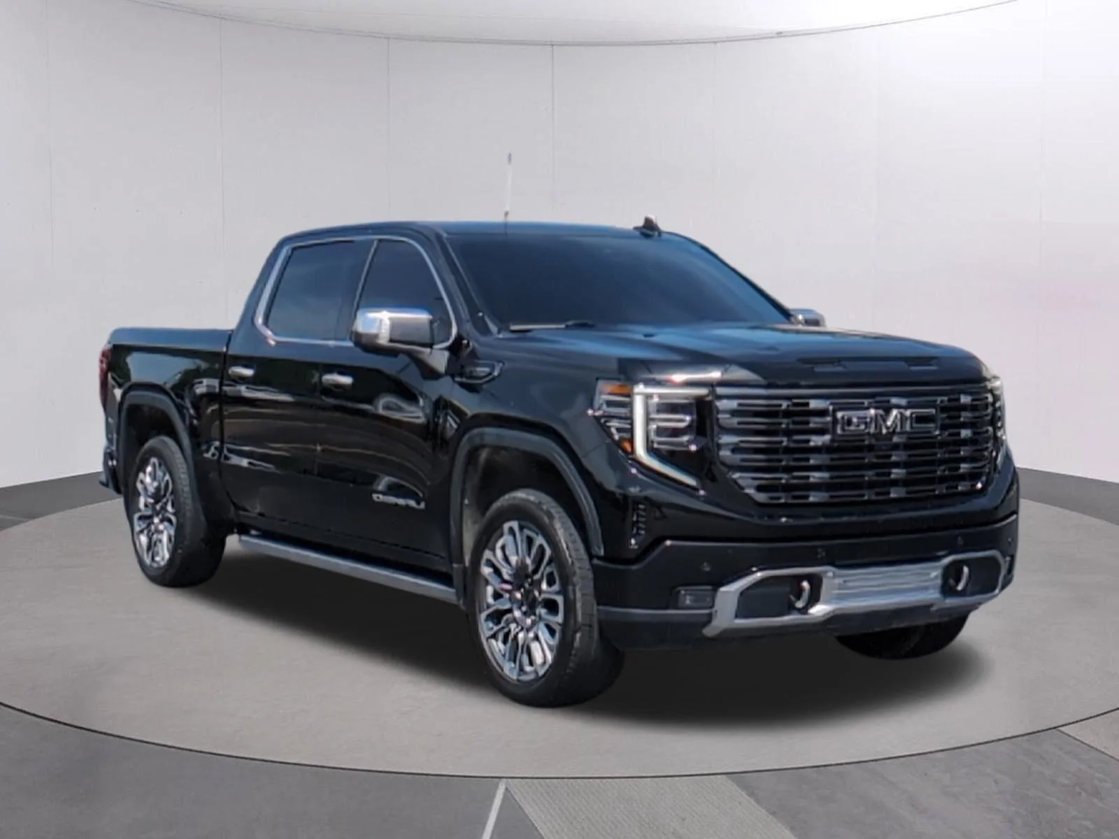 Used 2023 Onyx Black GMC Denali Ultimate image 9