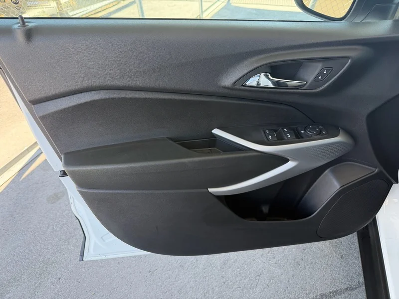 Used 2024 Summit White Chevrolet 1RS image 13