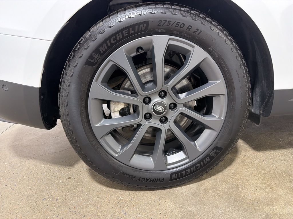 Certified Used 2023 Fuji White Land Rover SE image 30