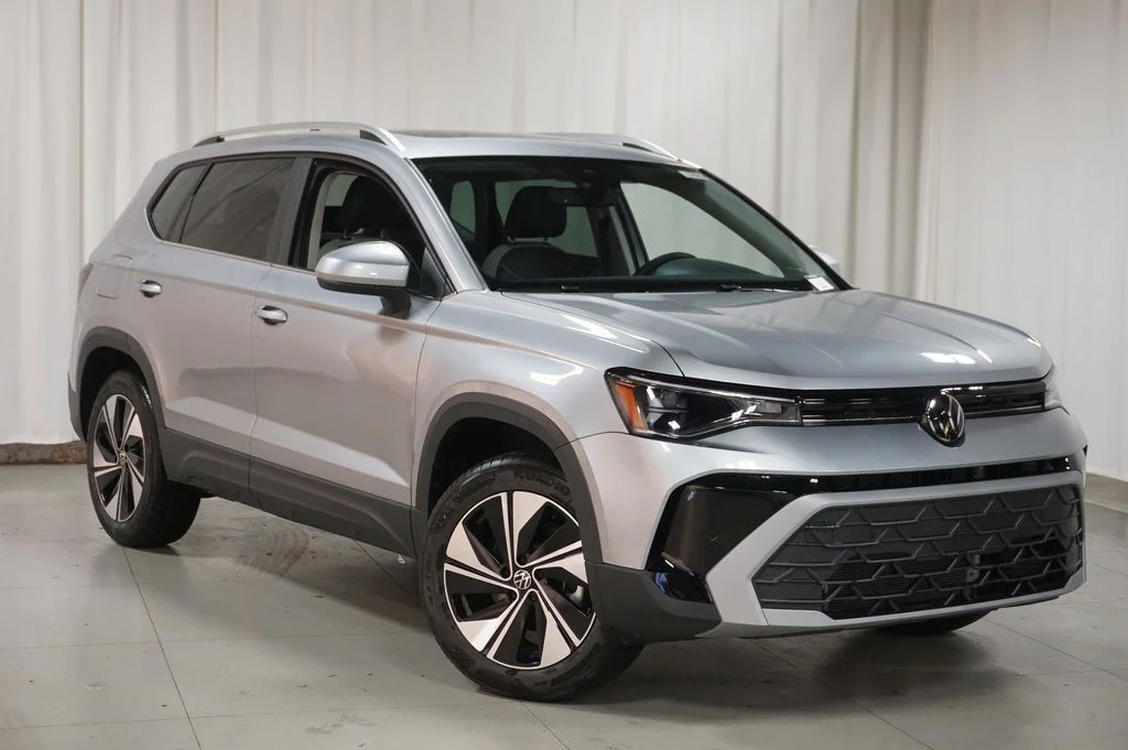 New 2026 Silver Volkswagen 1.5T SE image 3