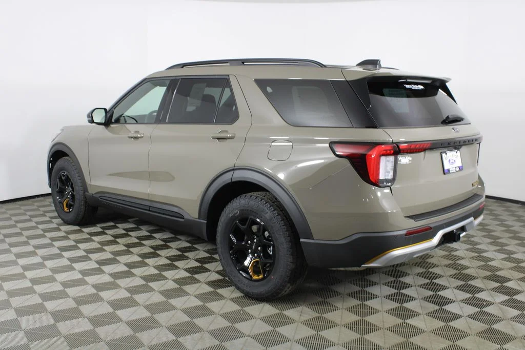 New 2026 Gray Ford Tremor image 4
