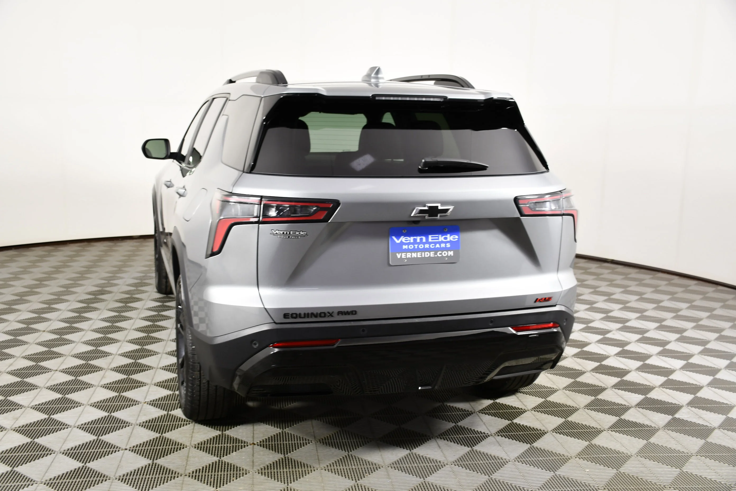 Used 2025 Sterling Gray Metallic Chevrolet AWD RS image 7