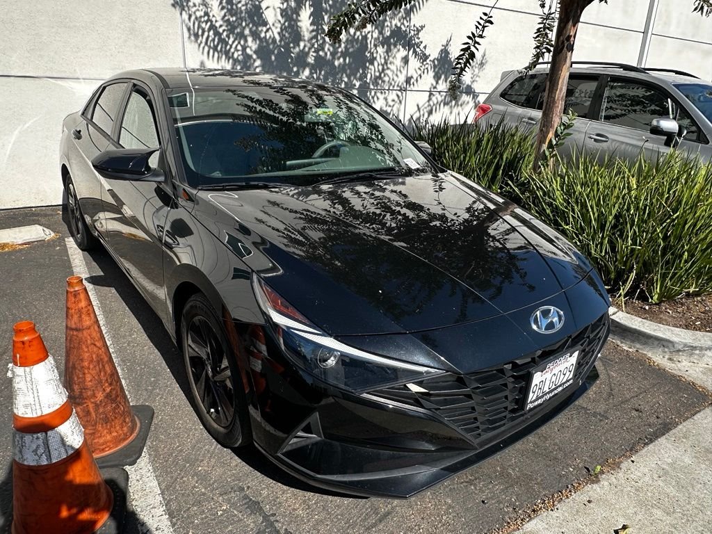 Used 2022 Phantom Black Hyundai SEL image 6