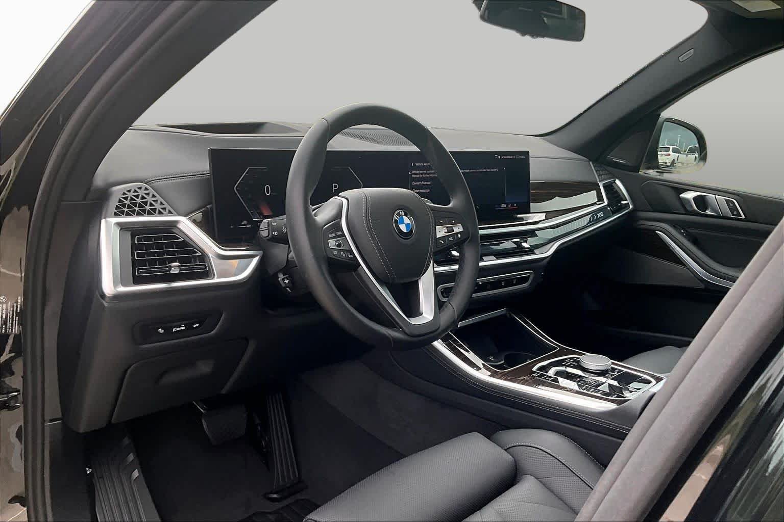 Used 2026 Black Sapphire Metallic BMW sDrive40i image 15