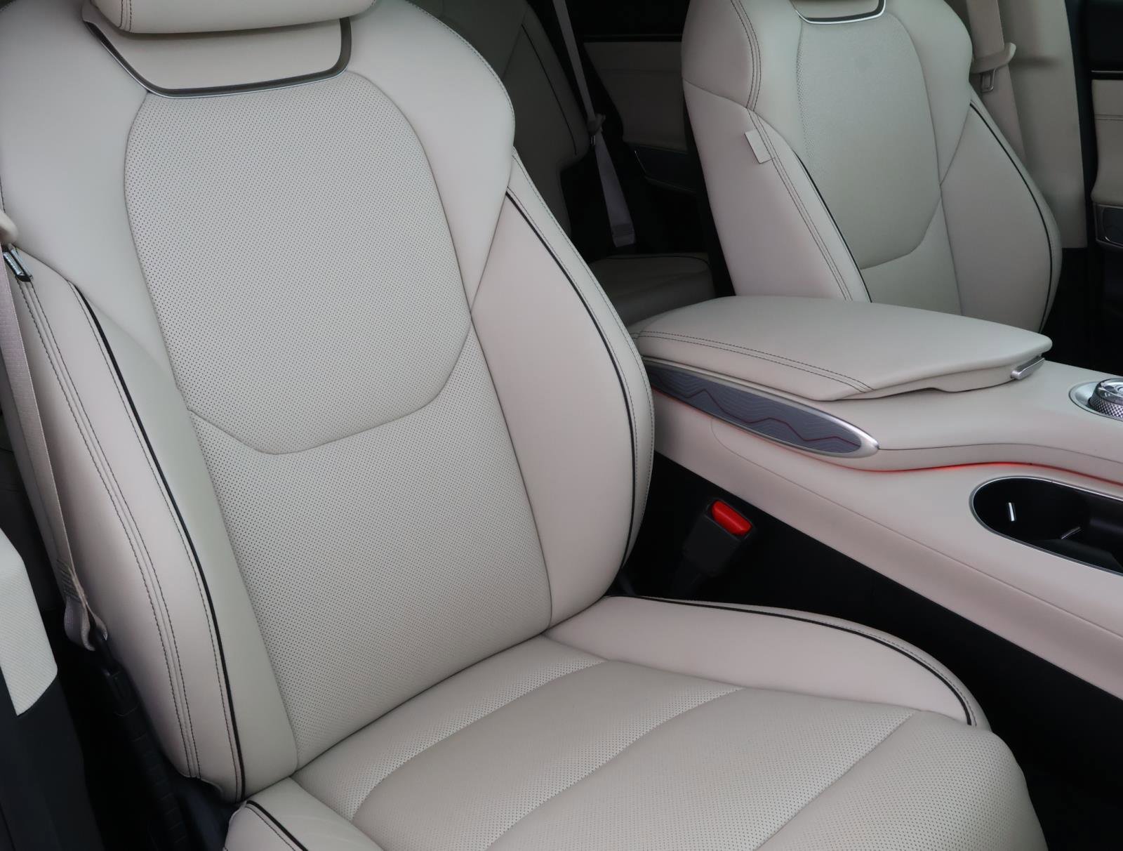 2022 GENESIS GV70 Standard - Photo 16