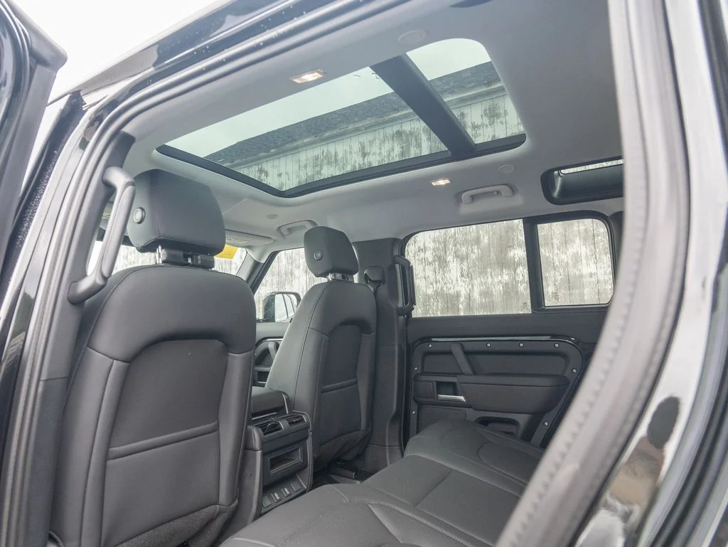 New 2026 Santorini Black Land Rover S image 22