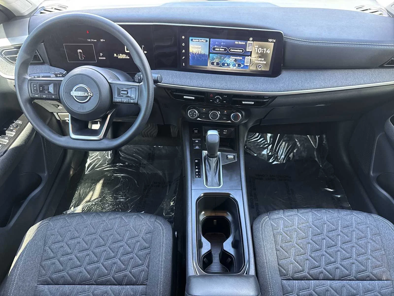 Used 2025 Gun Metallic/Super Black Nissan SV image 27
