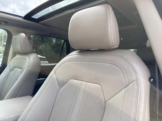 Used 2024 White Ford Limited image 27
