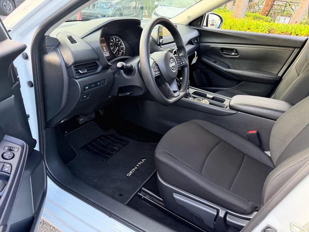 Used 2025 White Nissan S image 11