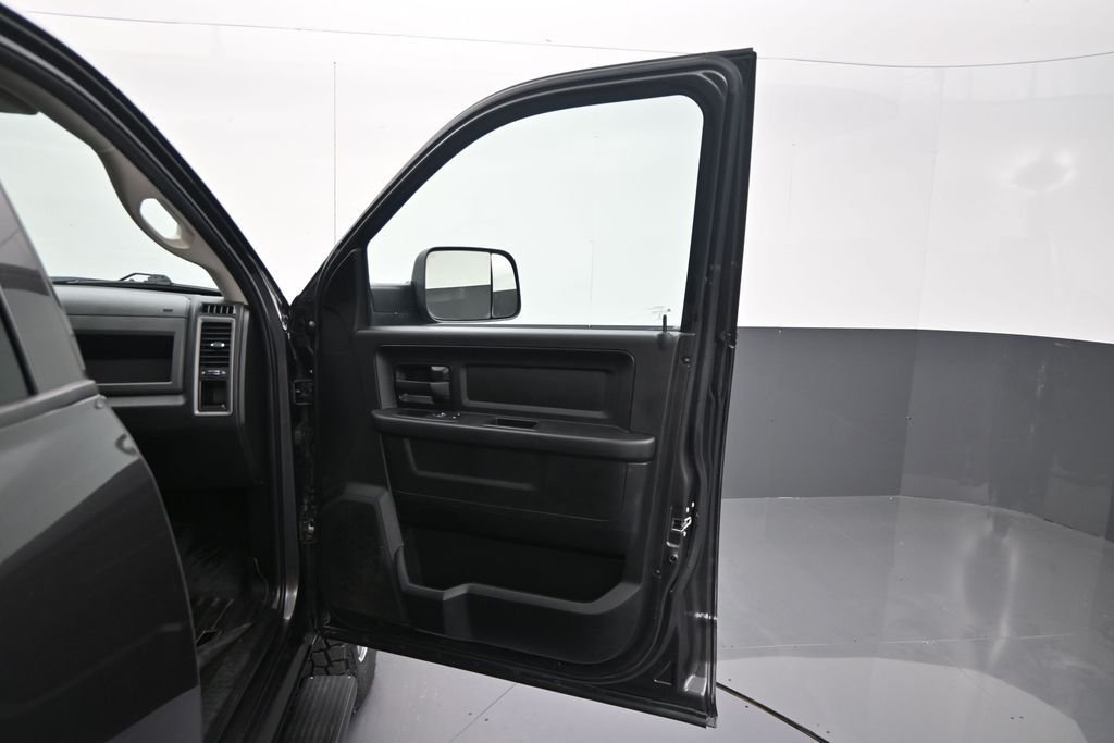 Used 2018 Gray Ram Tradesman image 34