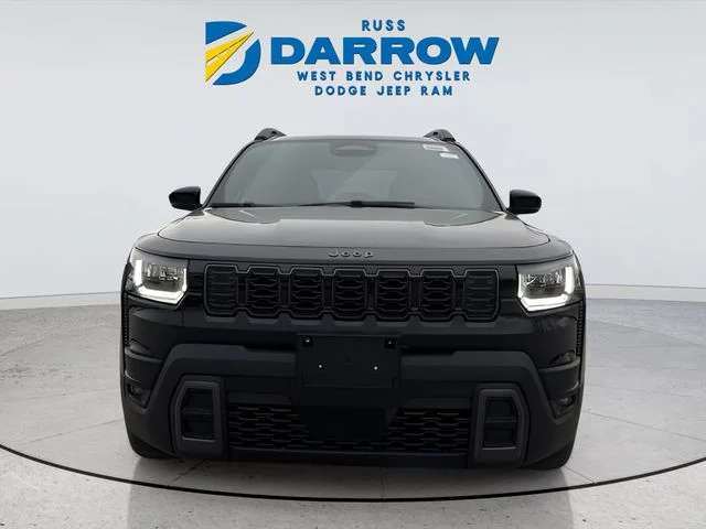 New 2026 Diamond Black Crystal Pearl-Coat Exterior Paint Jeep Limited image 8