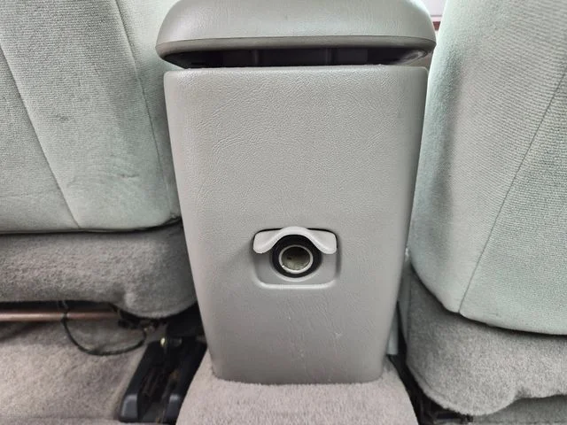 Used 2005 Silver Chevrolet Base image 29