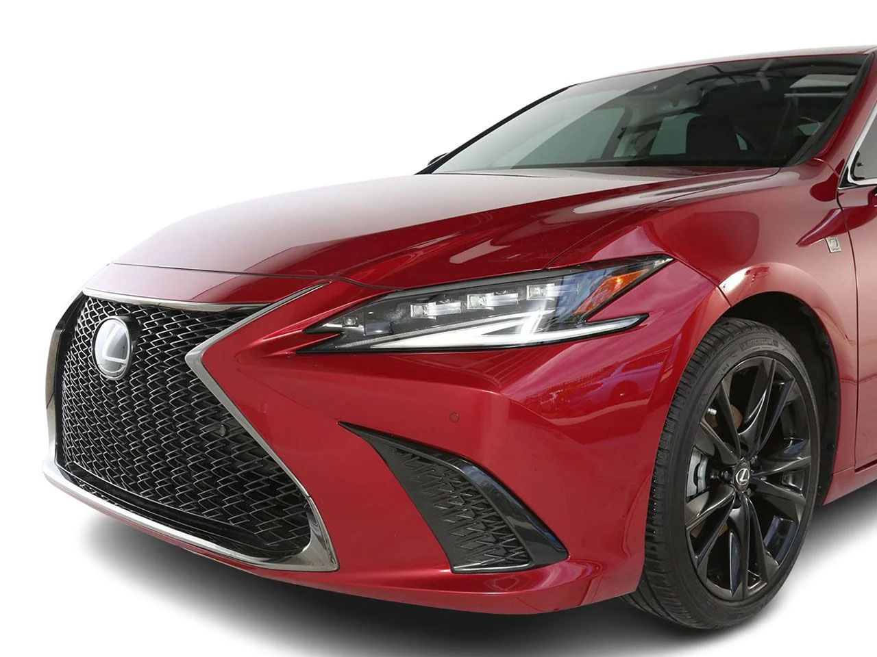 Used 2025 Red Lexus 300h F SPORT Design image 3