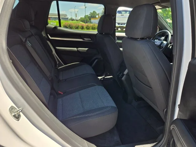 Used 2025 White GMC Elevation image 20