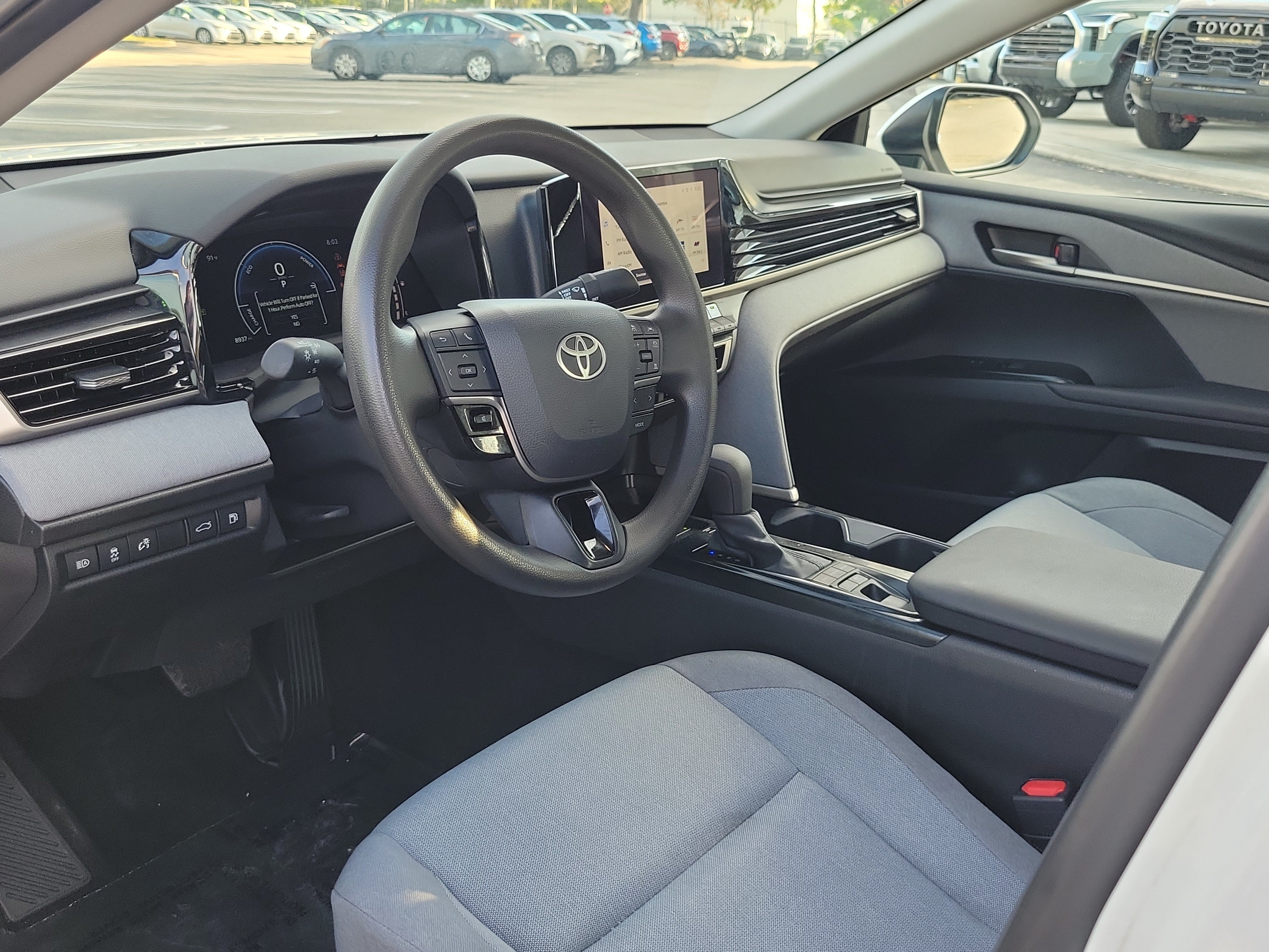 Used 2025 Ice Toyota LE image 10