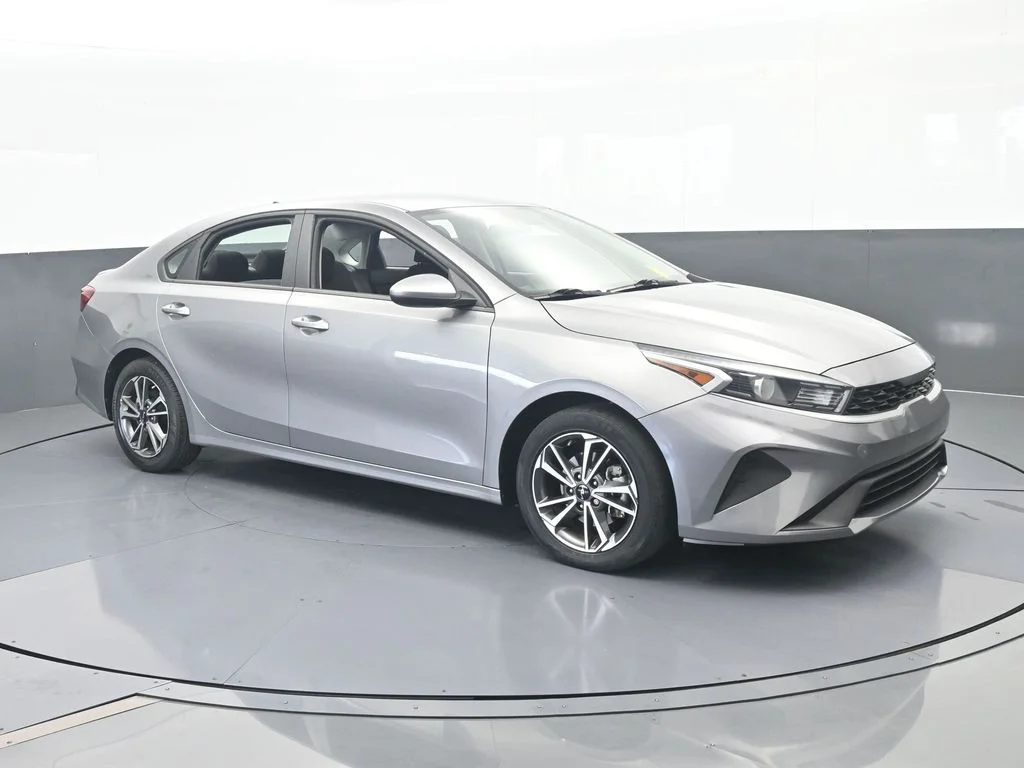 Used 2022 Steel Gray Kia LXS image 8