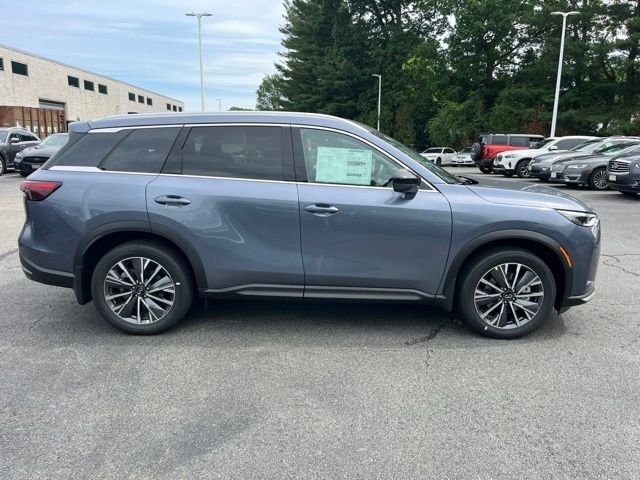 New 2027 MOONBOW BLUE INFINITI Luxe AWD image 2