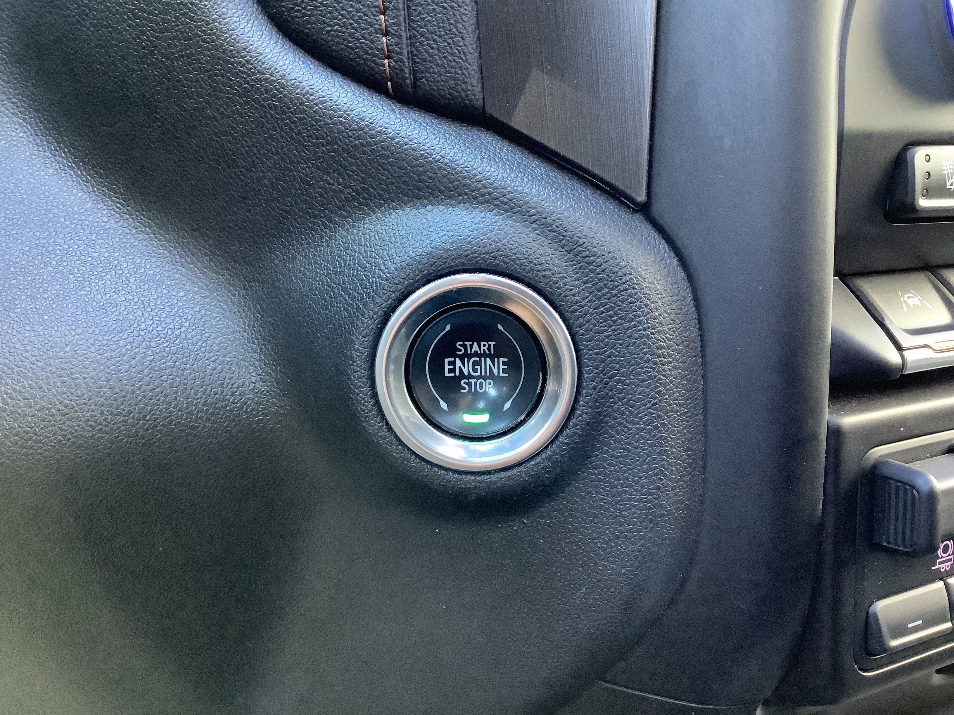 Used 2021 White GMC AT4 image 15