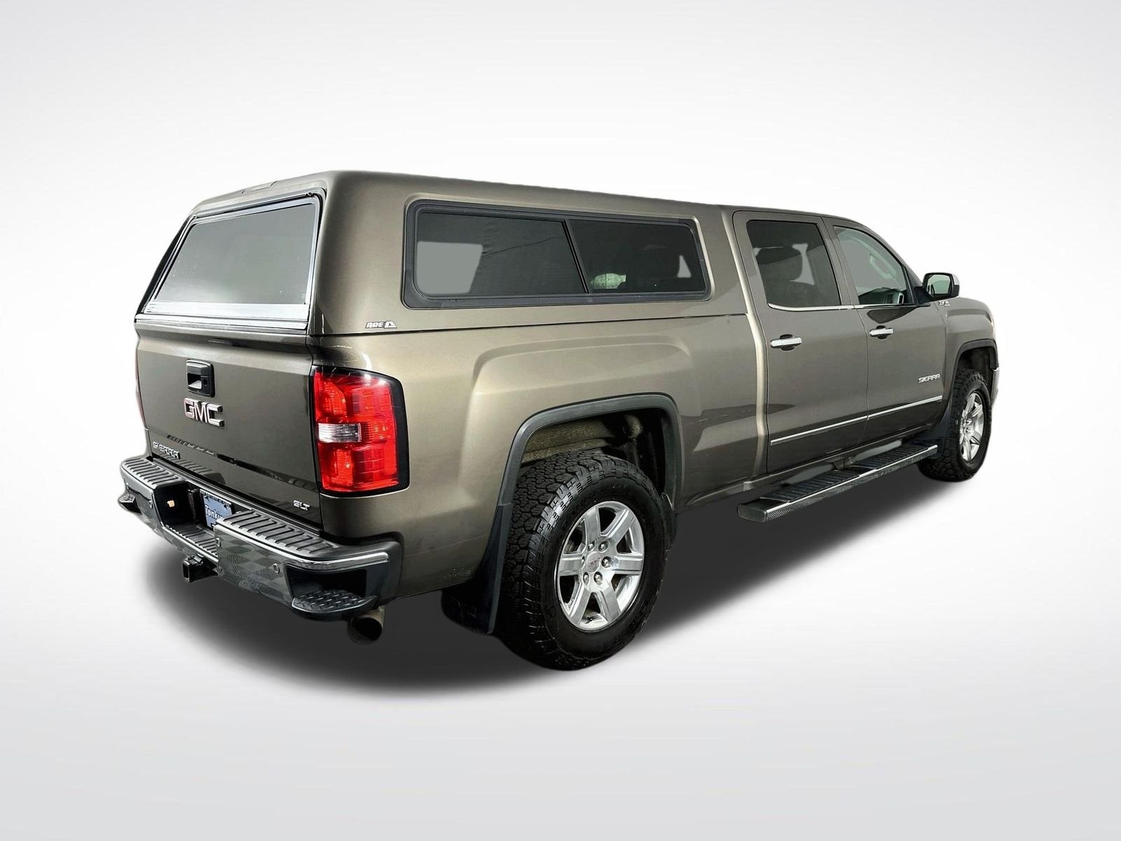Used 2015 Bronze Alloy Metallic GMC SLT image 8