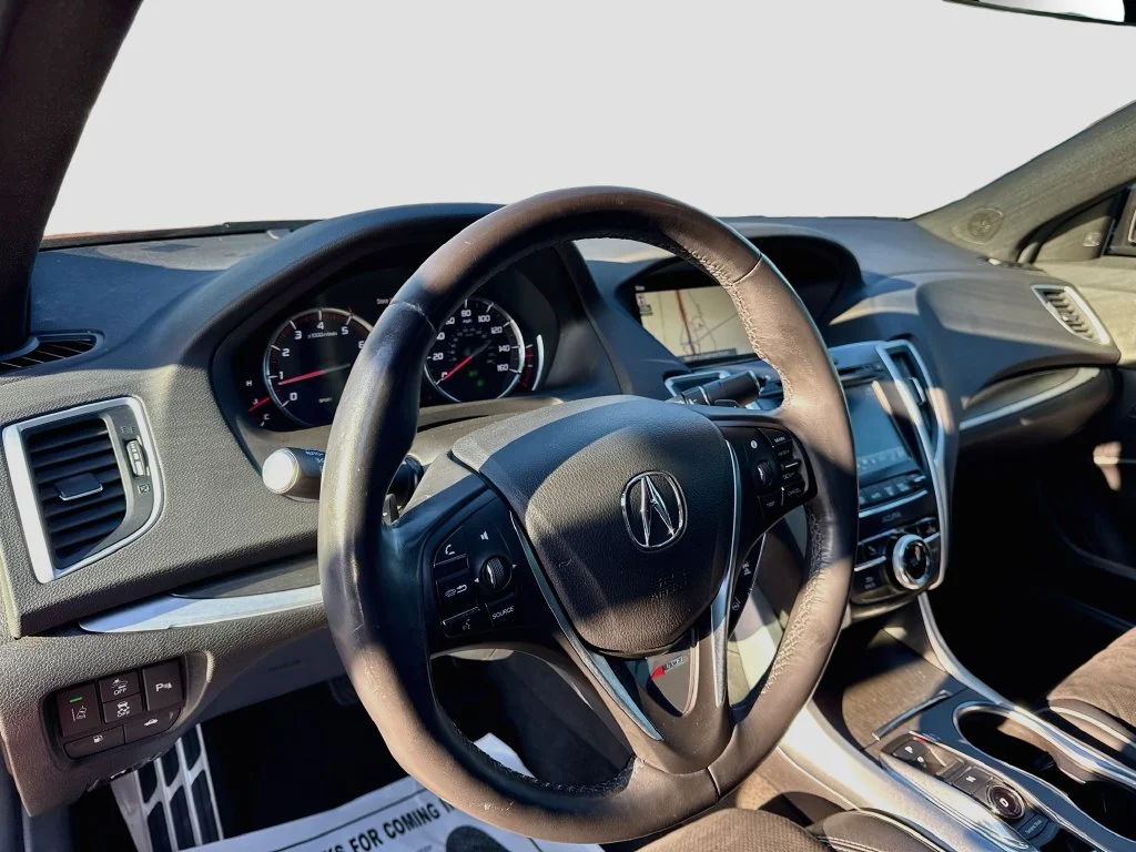 Used 2018 Red Acura 3.5L V6 image 9