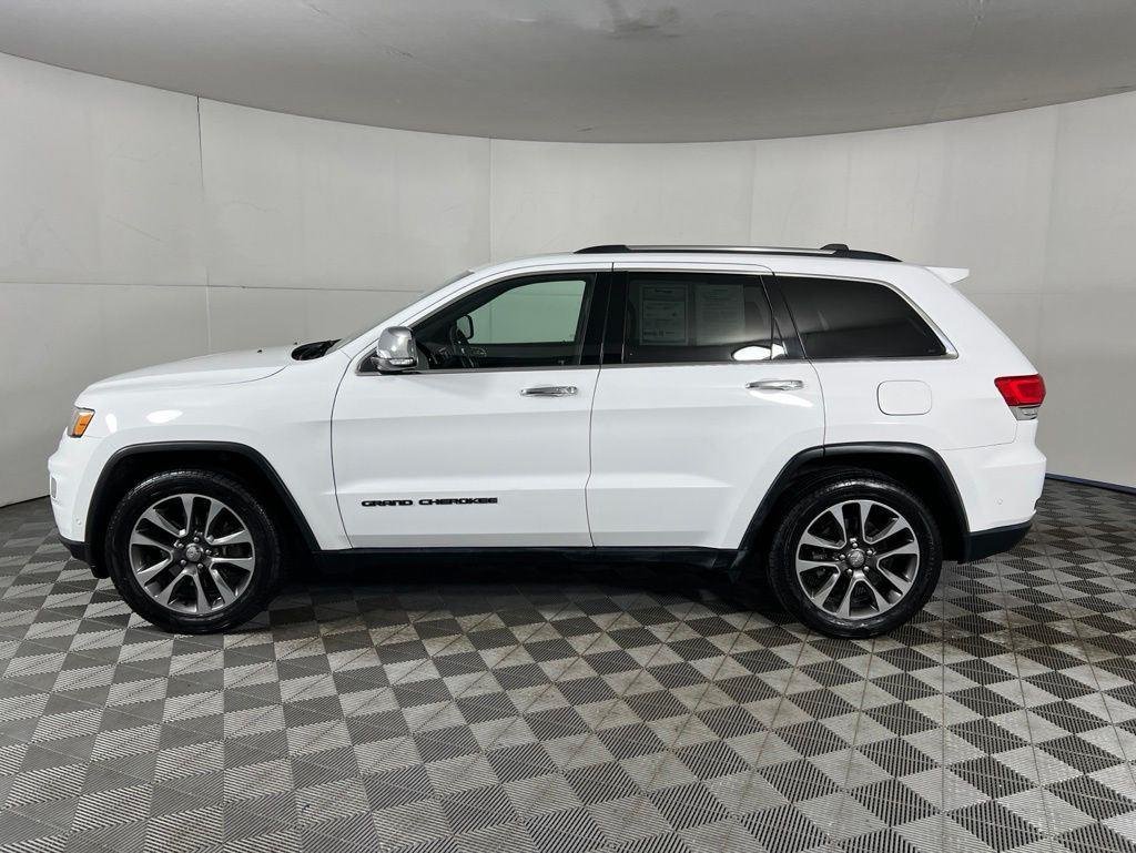 Used 2018 Bright White Clearcoat Jeep Limited image 12