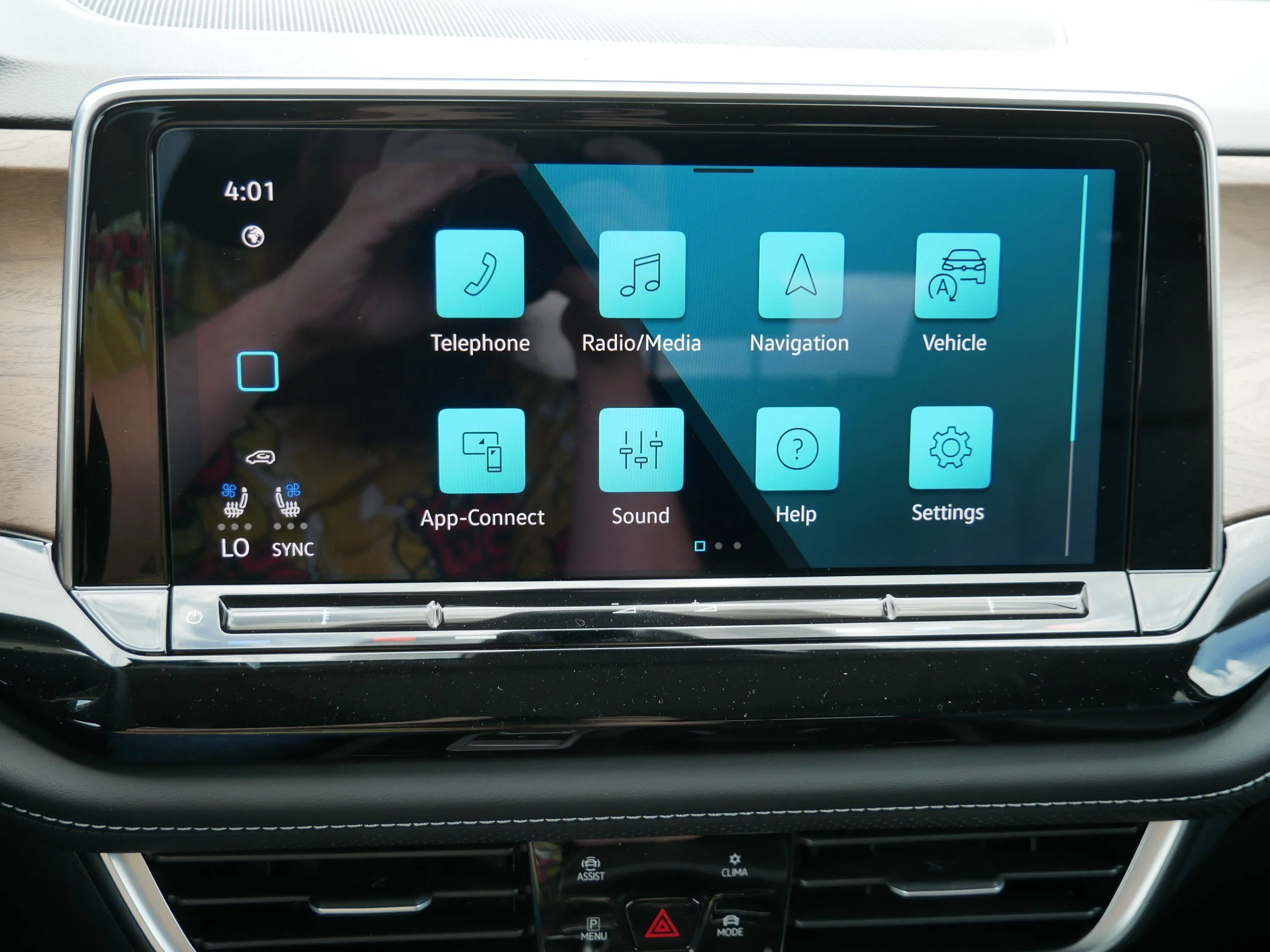New 2026 Pure Gray Volkswagen 2.0T SE w/Technology image 8