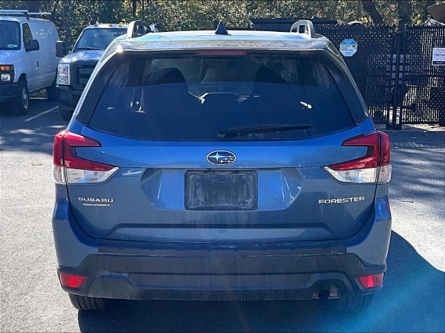 Used 2024 Blue Subaru Premium image 5