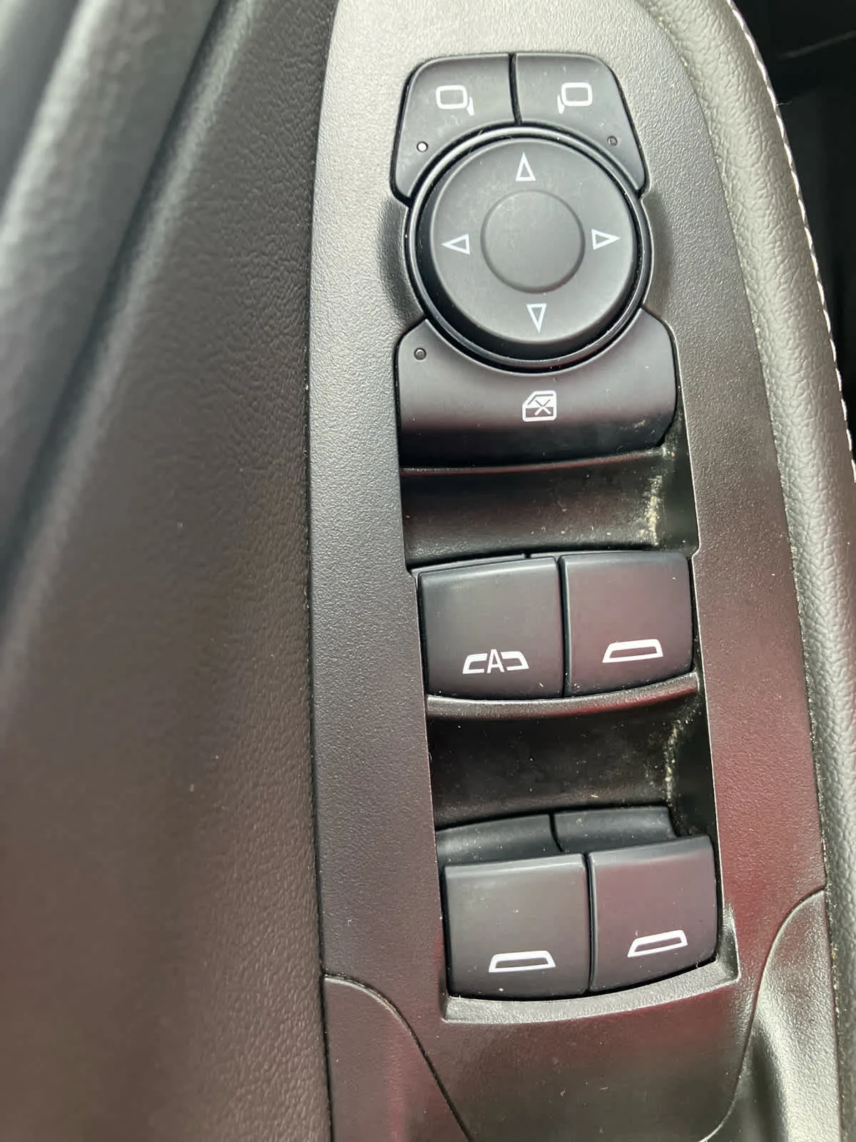 Used 2025 Ebony Twilight Metallic Buick Avenir image 13