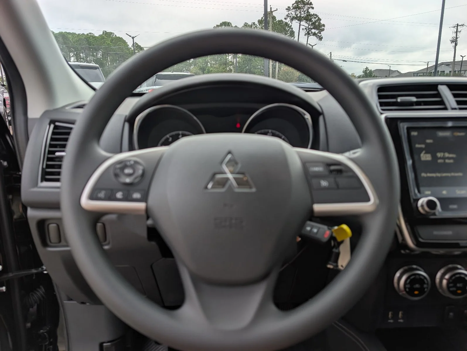 New 2027 Black Mitsubishi 2.0 ES image 24