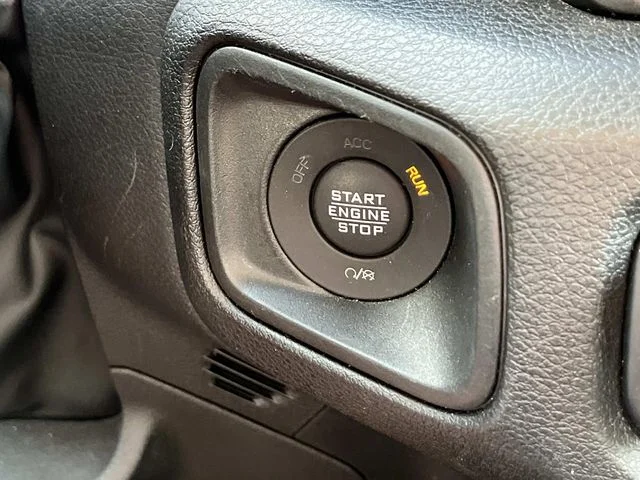 Used 2025 White Jeep Sport S image 32